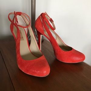 INC EUC red-orange suede leather heels